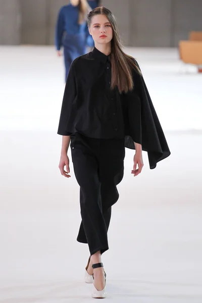 Look 11